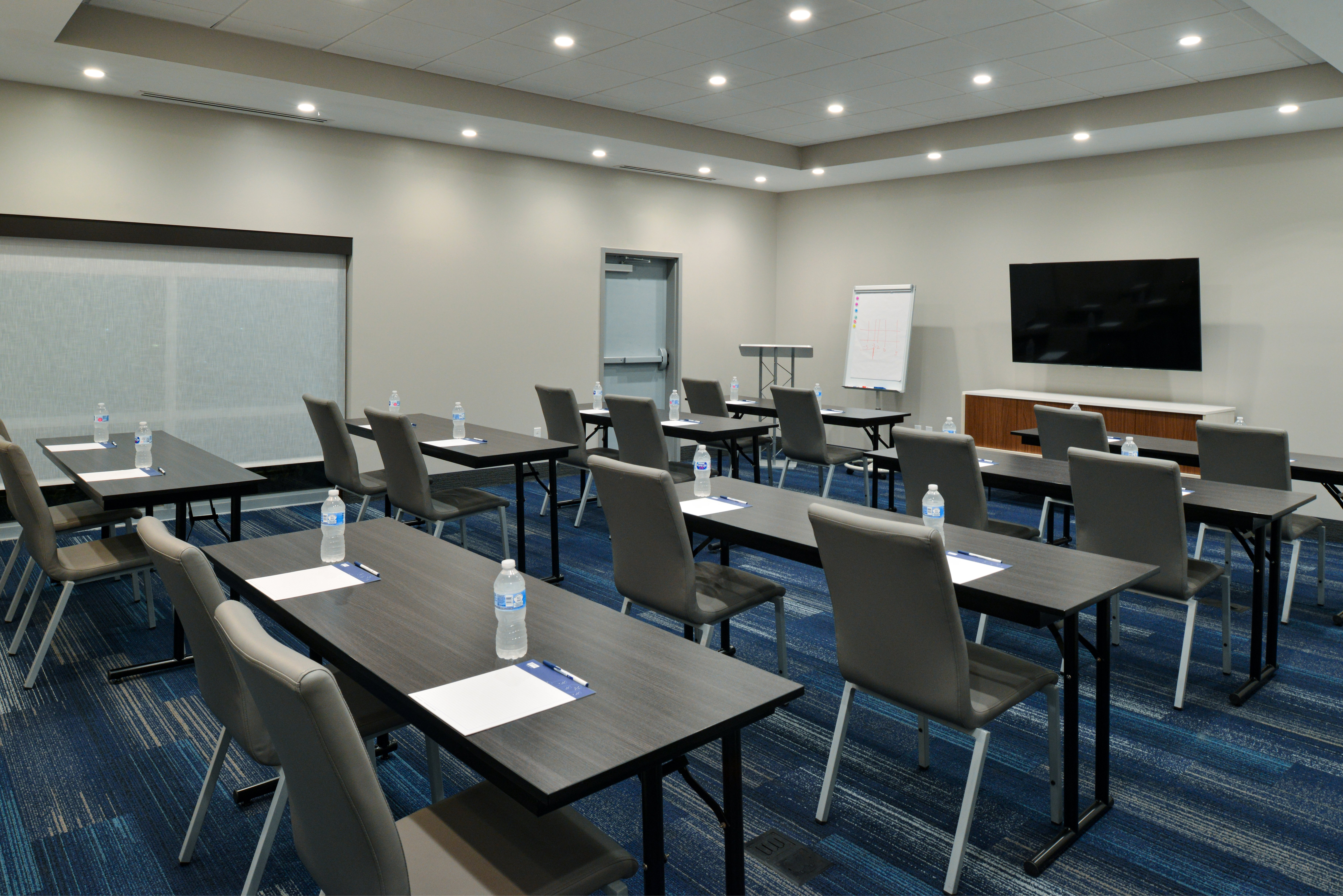 HOLIDAY INN EXPRESS ORLANDO SOUTH PARK 50/61