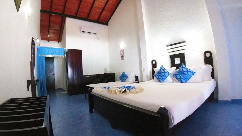 Dalawella Beach Resort 14/51
