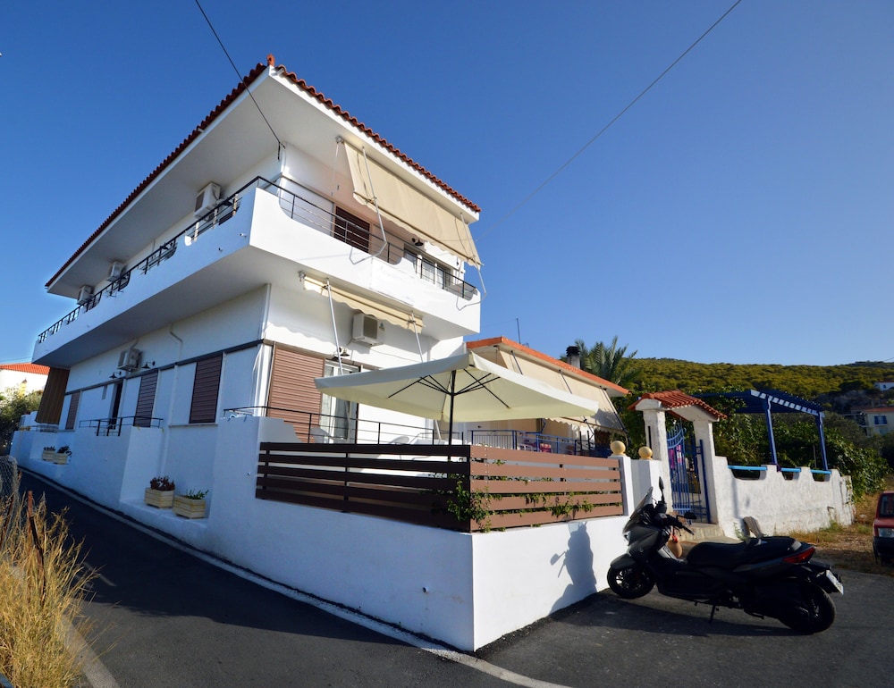 Apostolou Studios 3/37