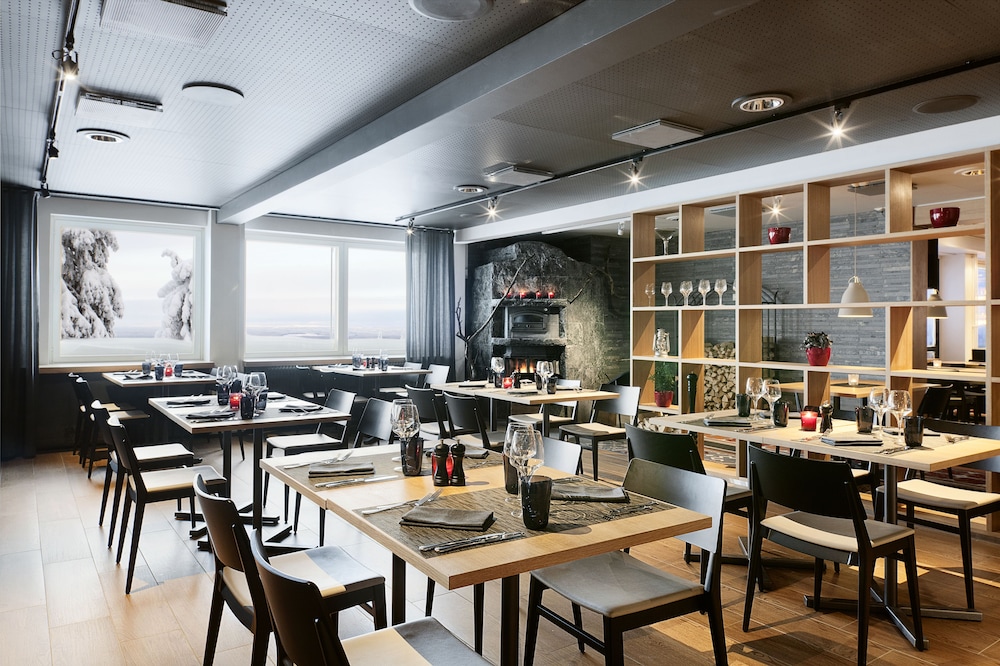 restaurant cafeteria