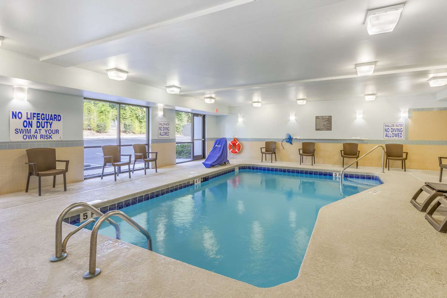 Comfort Suites Columbia Northeast Fort Jackson 17/52