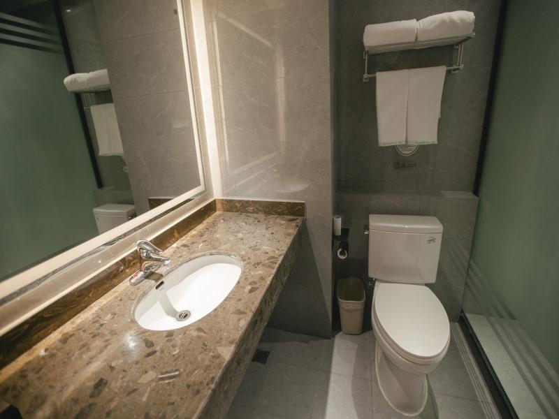GreenTree Inn Jiuquan Century Plaza Hotel 65/68