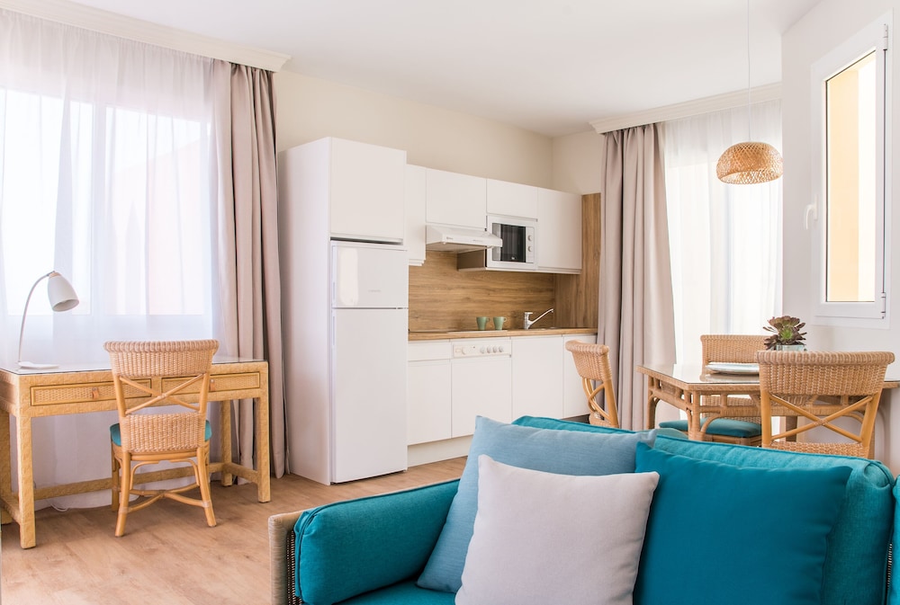 Hotel Esmeralda Maris by LIVVO 49/71