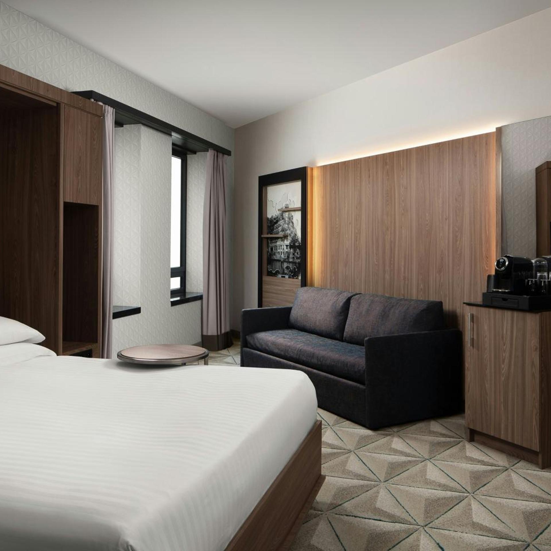Junior Suite, Murphy Bed