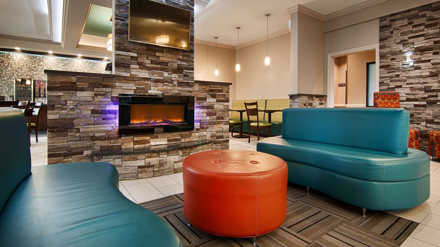 Best Western Elkhart Inn & Suites 20/27