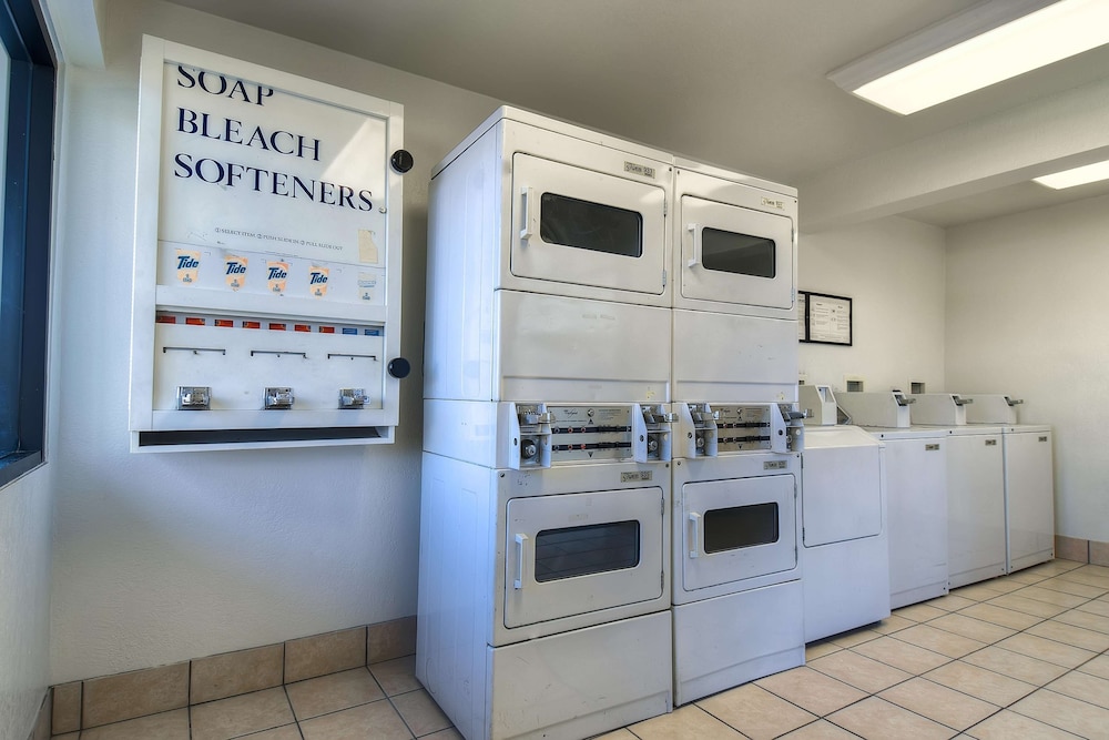Motel6 Stanton, CA - Anaheim West 43/60