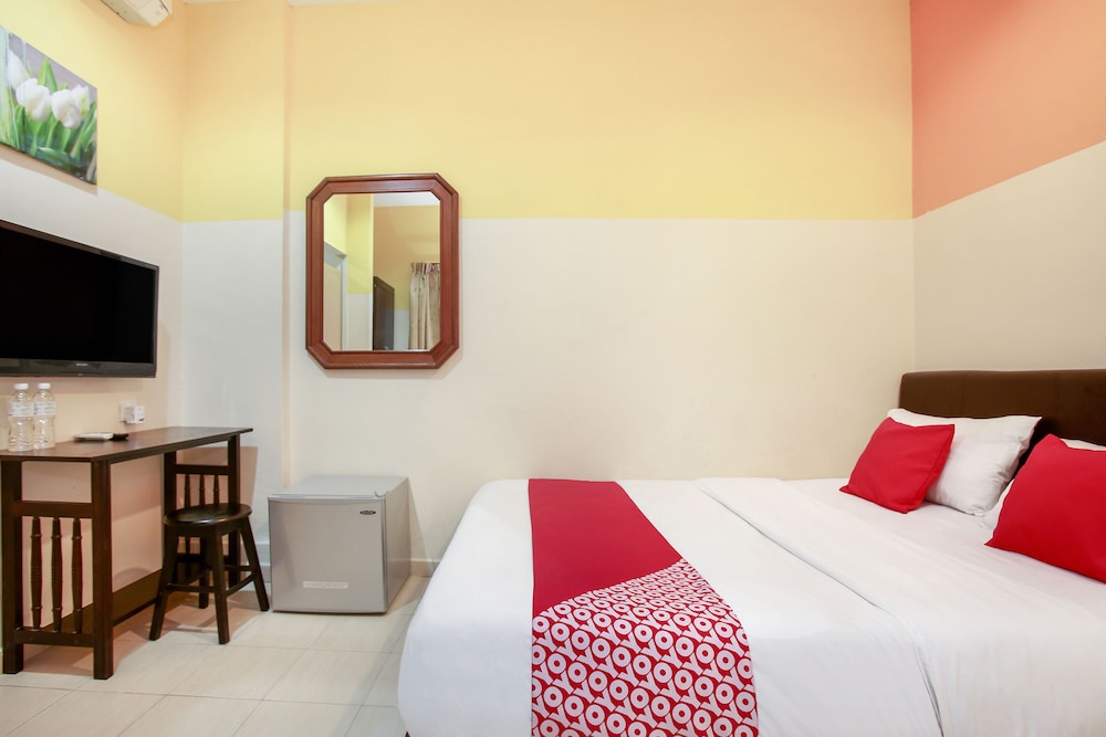 OYO 43933 Ferringhi Stay Iinn 36/57
