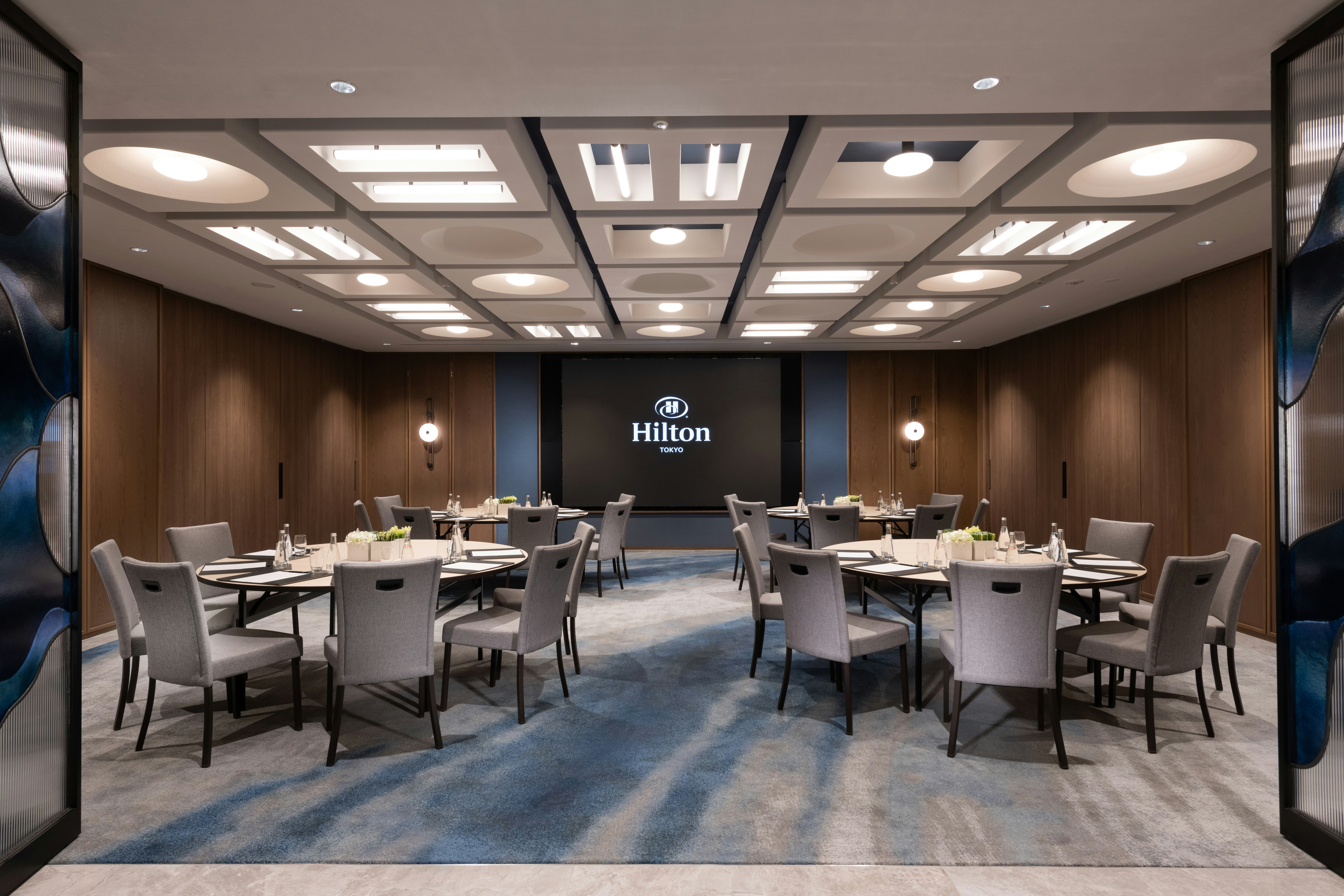 Hilton Tokyo 68/78