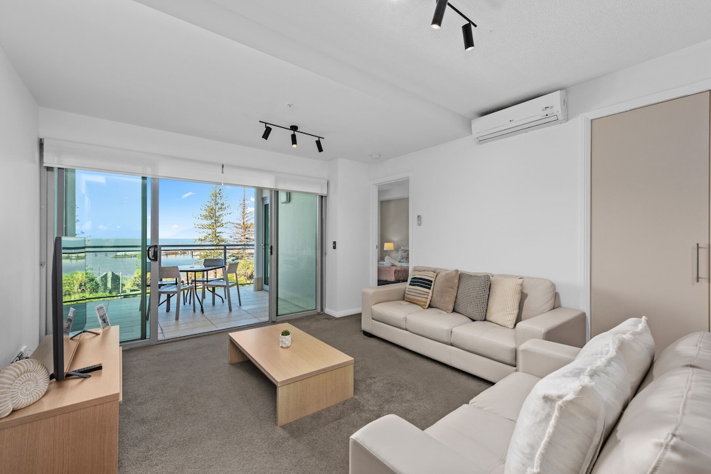 Proximity Waterfront Apartments 32/46