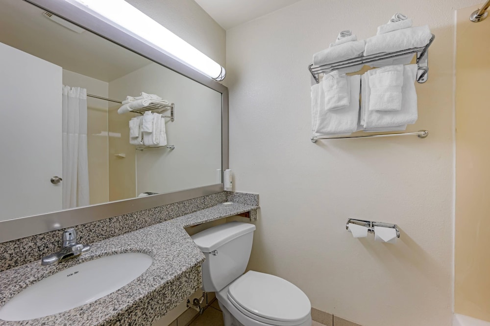 Quality Inn Enola - Harrisburg 53/60