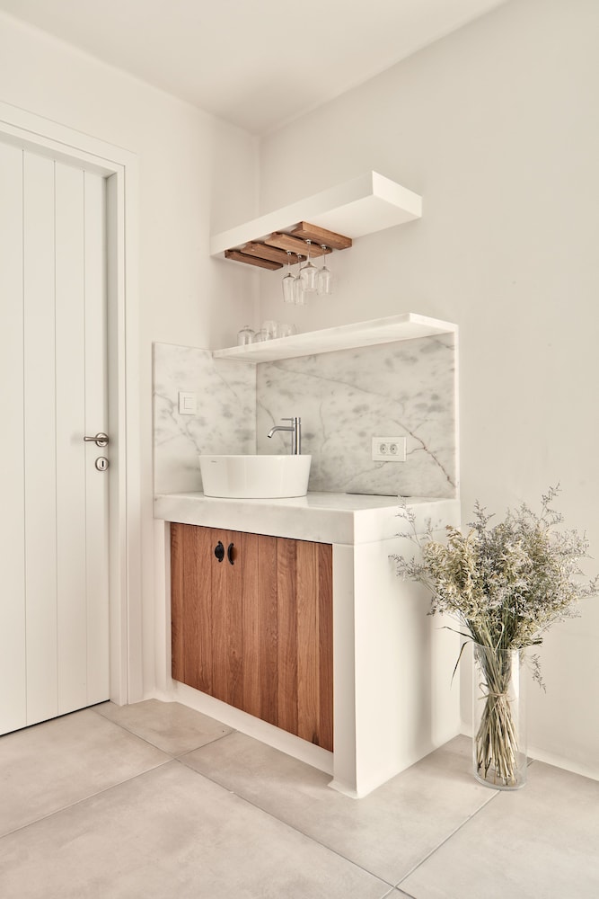 BOHO Suites 5/49