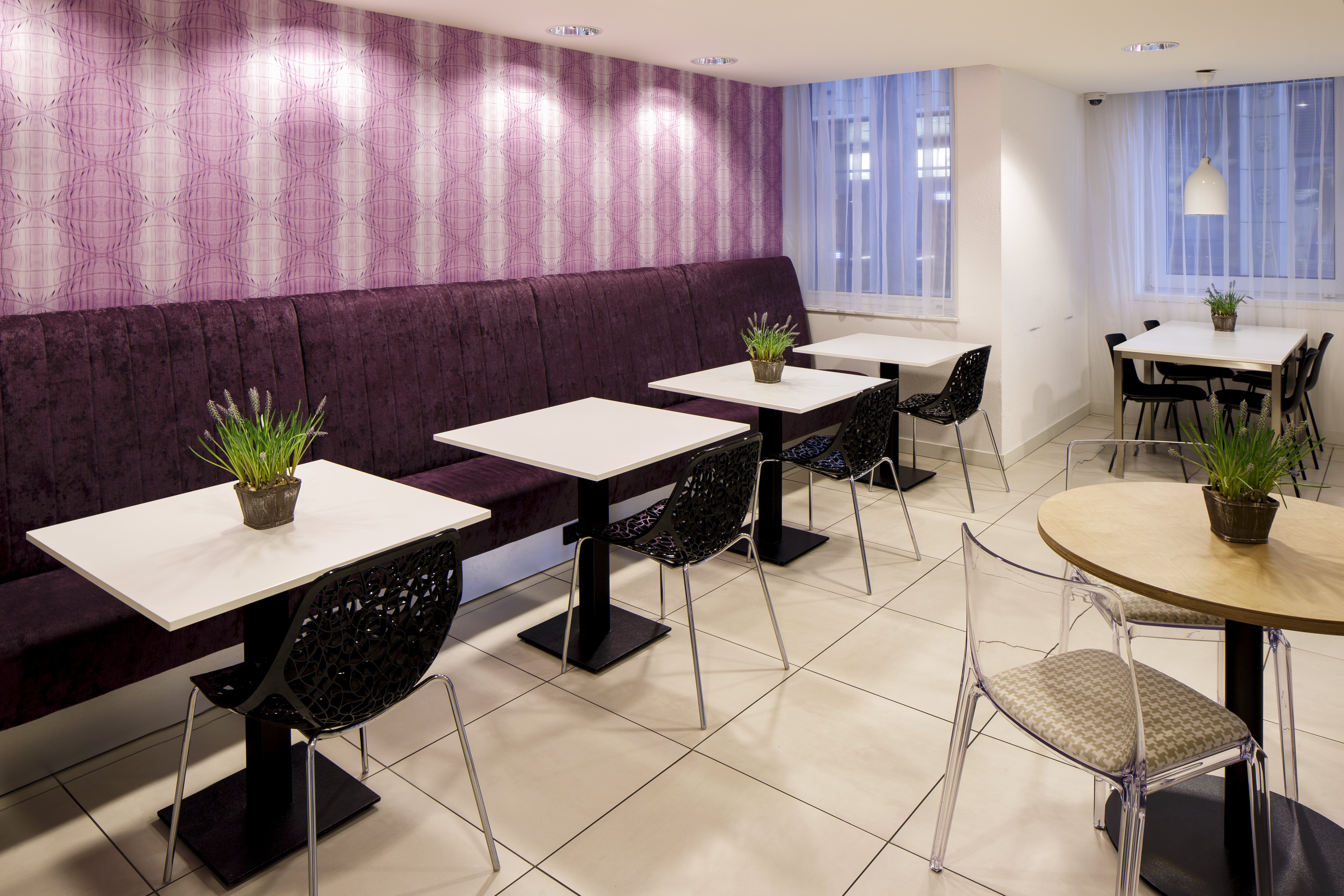 HOLIDAY INN EXPRESS ARNHEM 33/45