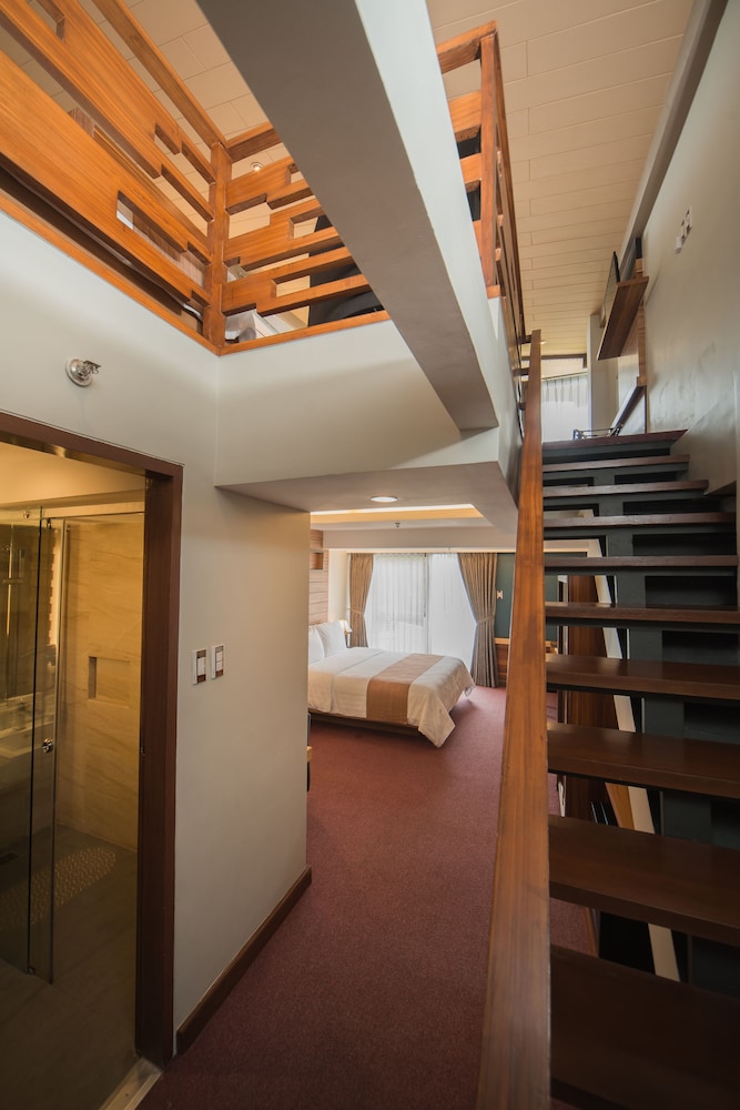 Grand Sierra Pines Hotel 27/63