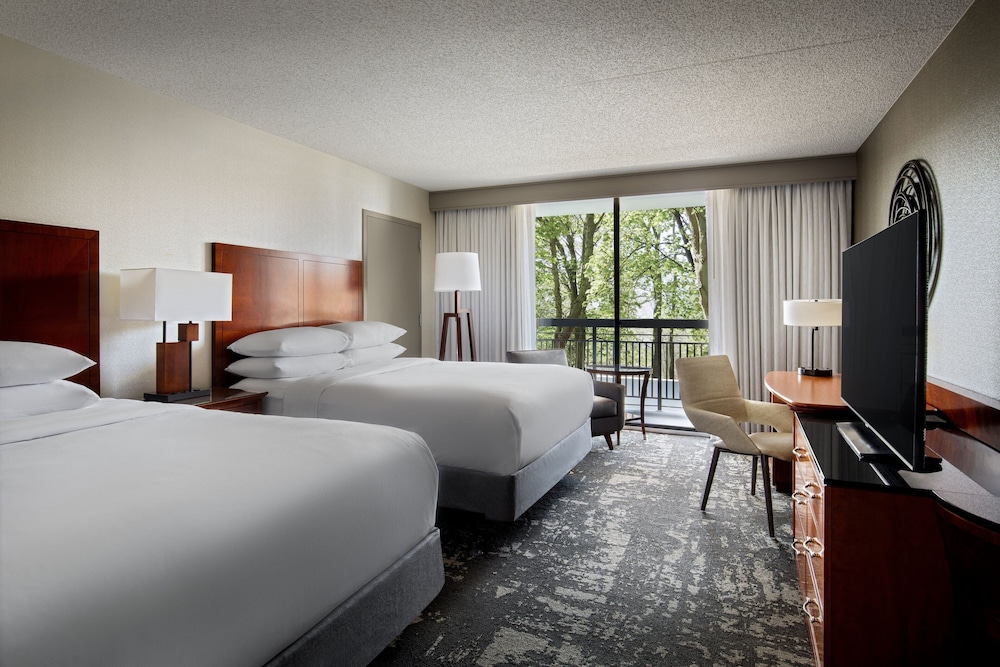 Room, 2 Queen Beds, Balcony