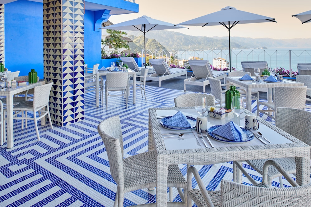 HOTELITO PATIO AZUL 58/75