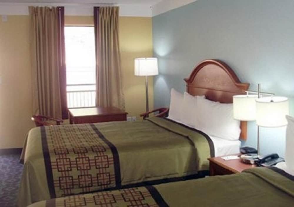 Econo Lodge Fultondale, AL 7/16