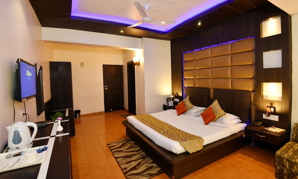 Dynasty Resort, Khurpatal 17/51
