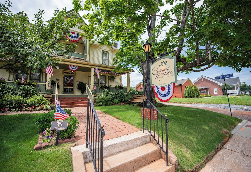 Carrier Houses Bed and Breakfast 53/60