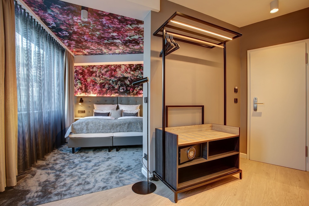 B&B HOTEL Hamburg-Hbf 19/49