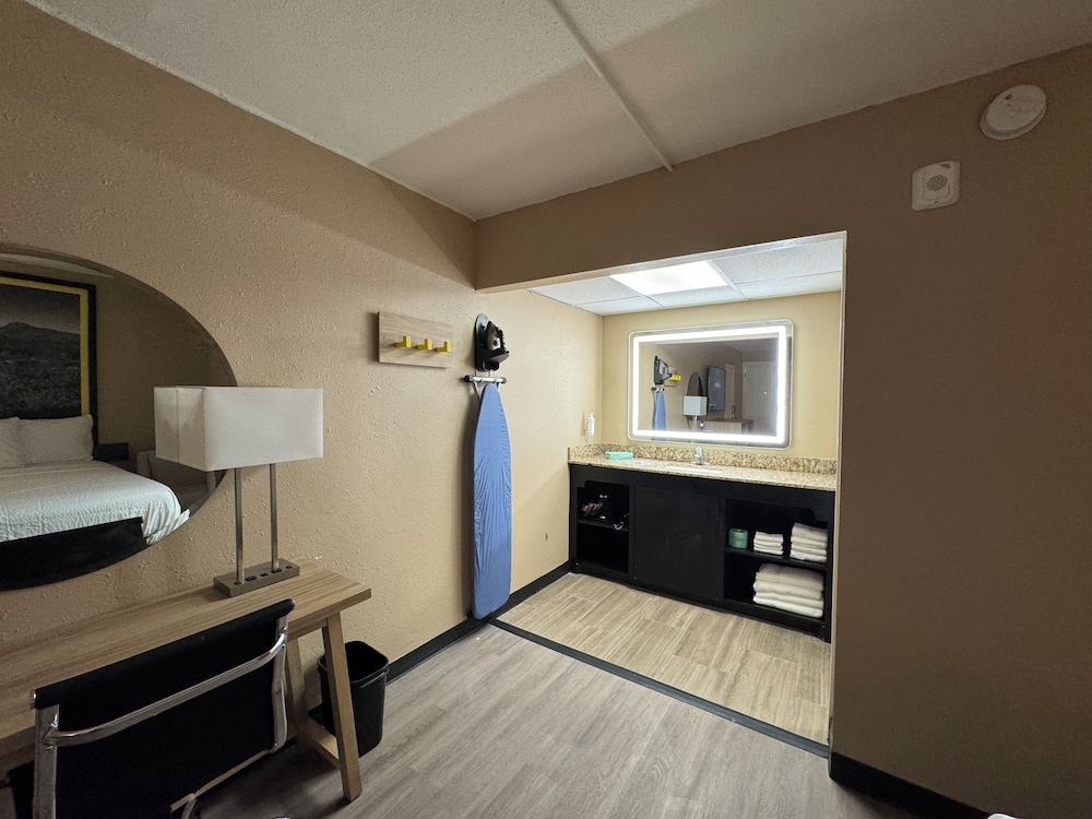 Super 8 by Wyndham Corpus Christi Airport 22/51