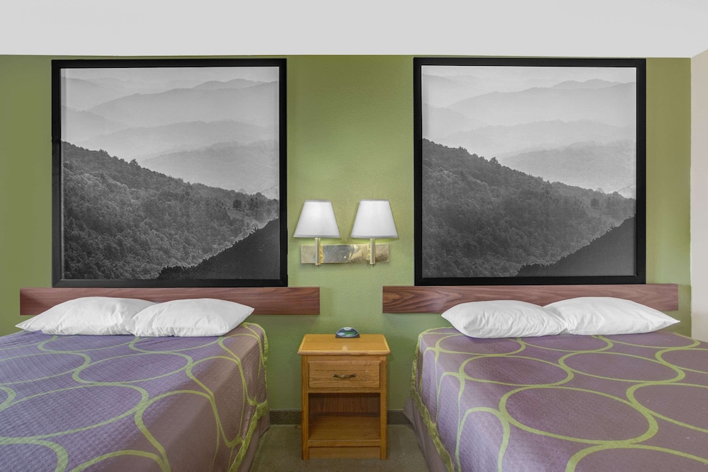 Super 8 by Wyndham Christiansburg/Blacksburg Area 11/20