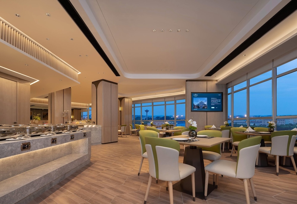Howard Johnson Airport Hotel Changsha 45/58
