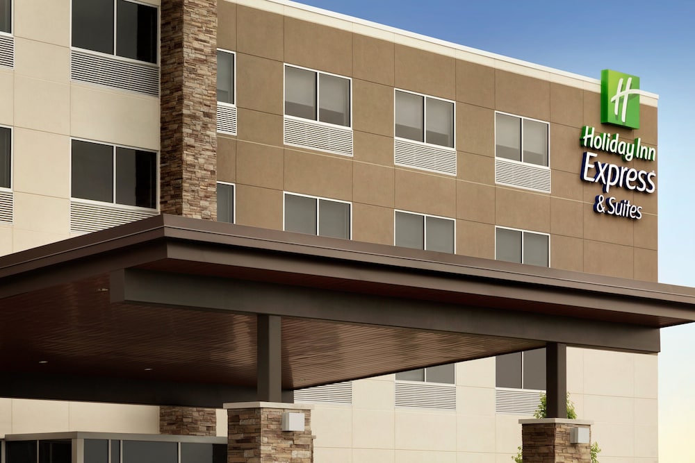 Holiday Inn Express & Suites Heath - Newark 2/31