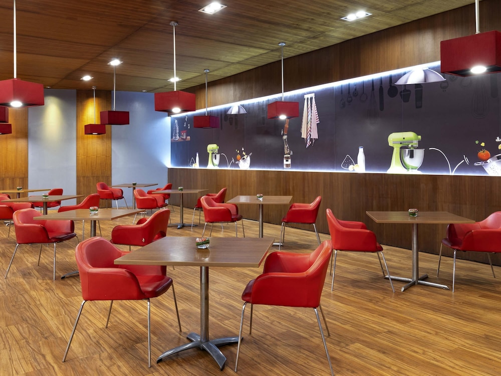 IBIS BANDUNG TRANS STUDIO 50/61