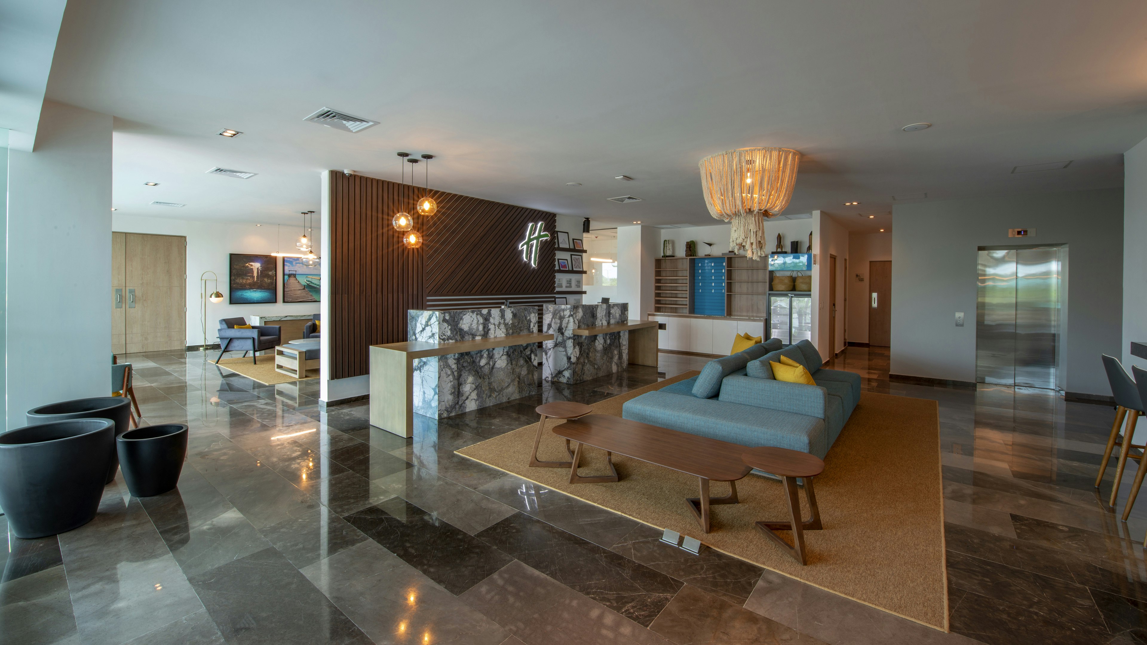 Holiday Inn and Suites Merida La Isla 16/34