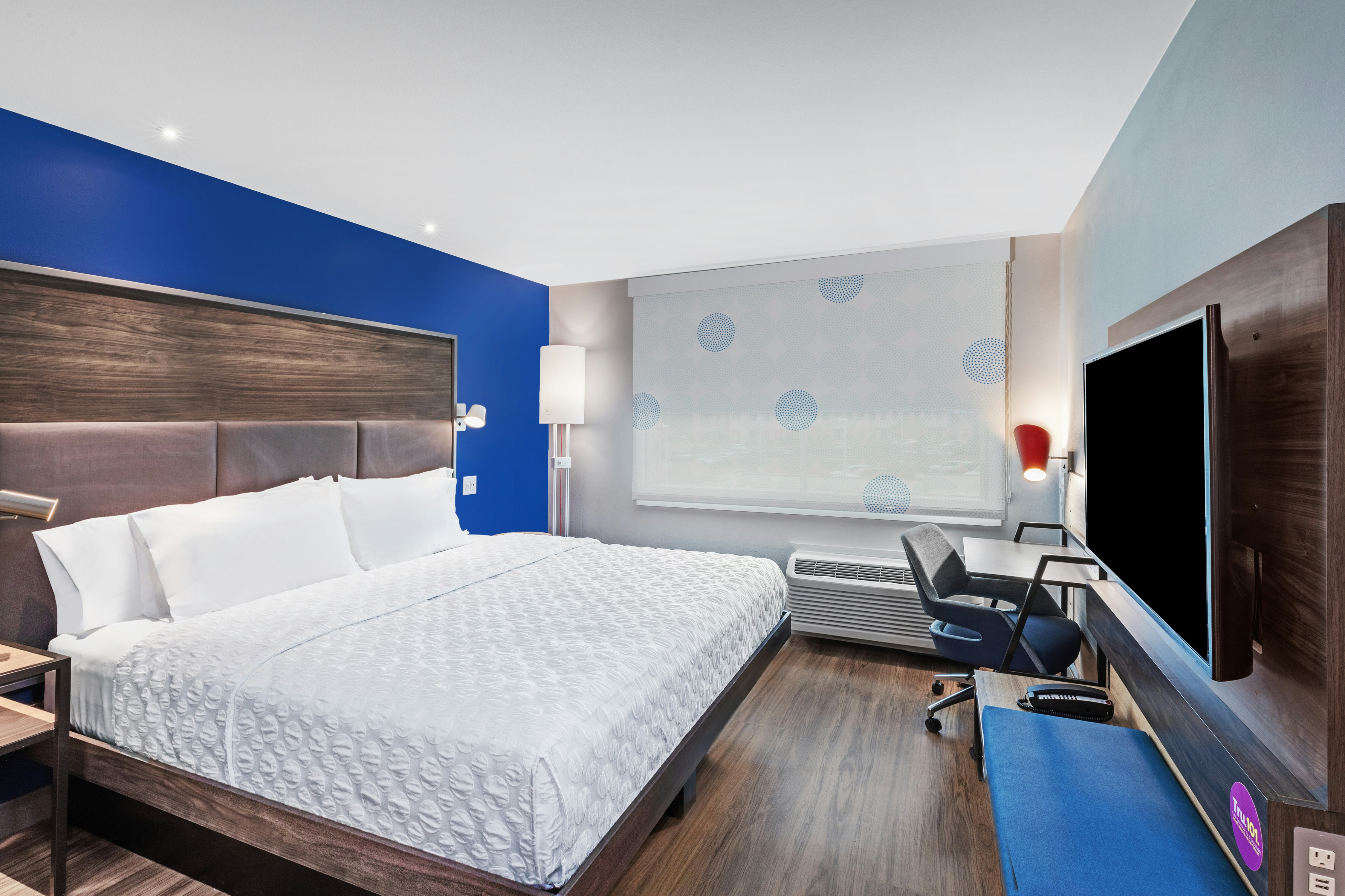 ROOM, KING BED