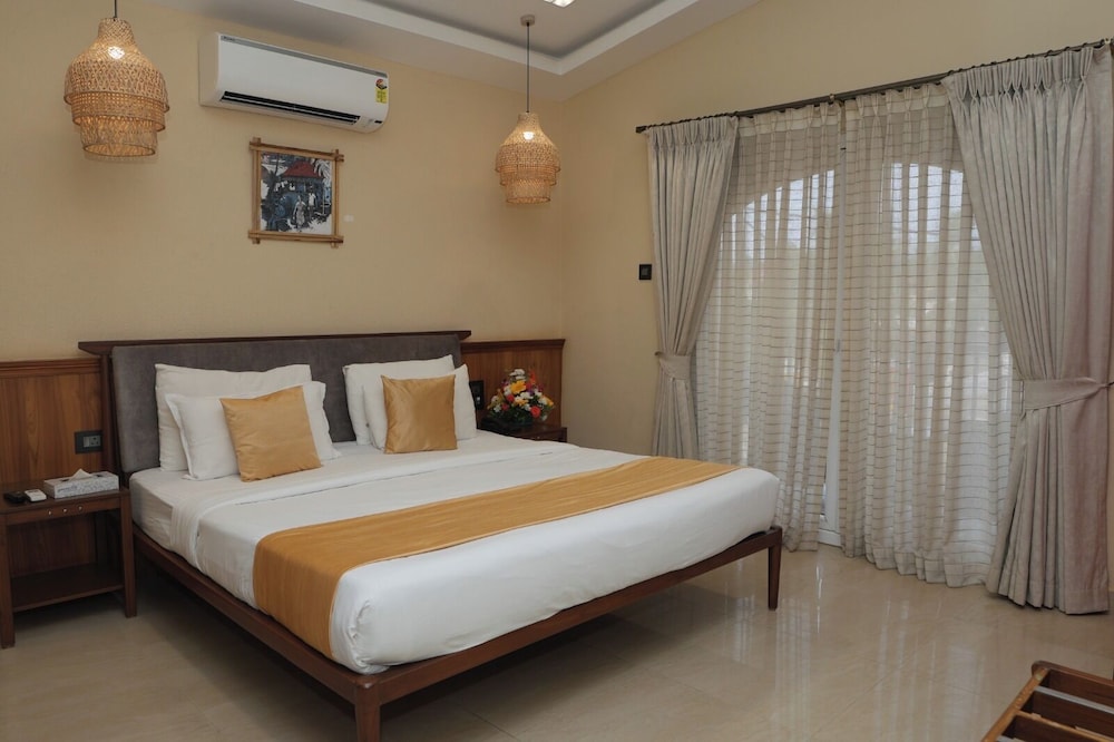 Foxoso Aaristo Baga Beach Resort 15/48