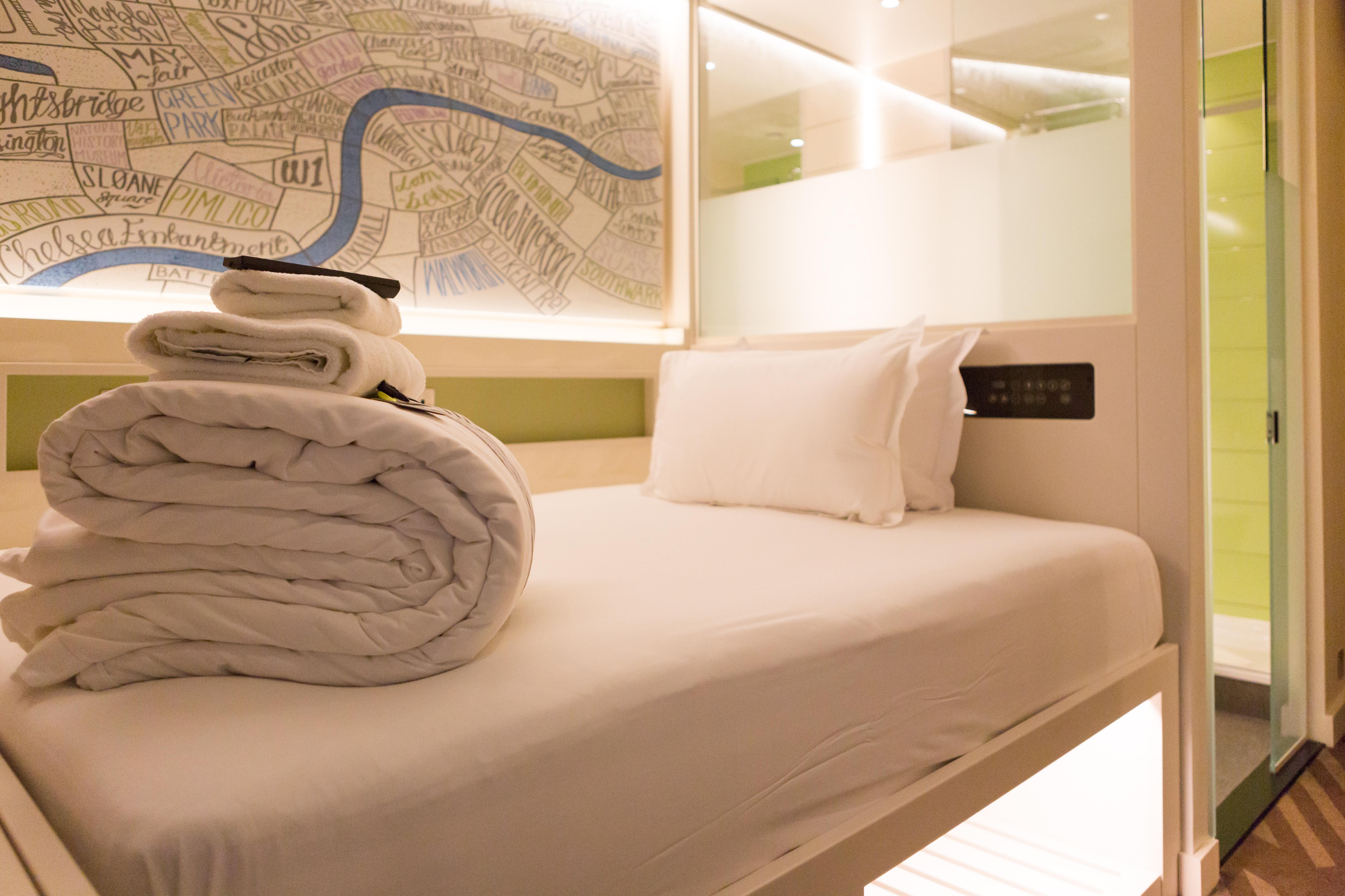 Hub by Premier Inn London Westminster, St James's Park 19/40