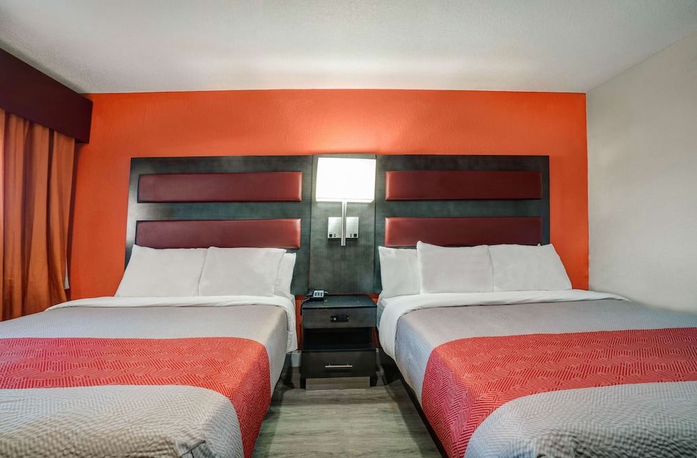 Motel6 Bellville, OH - Mid-Ohio 21/49