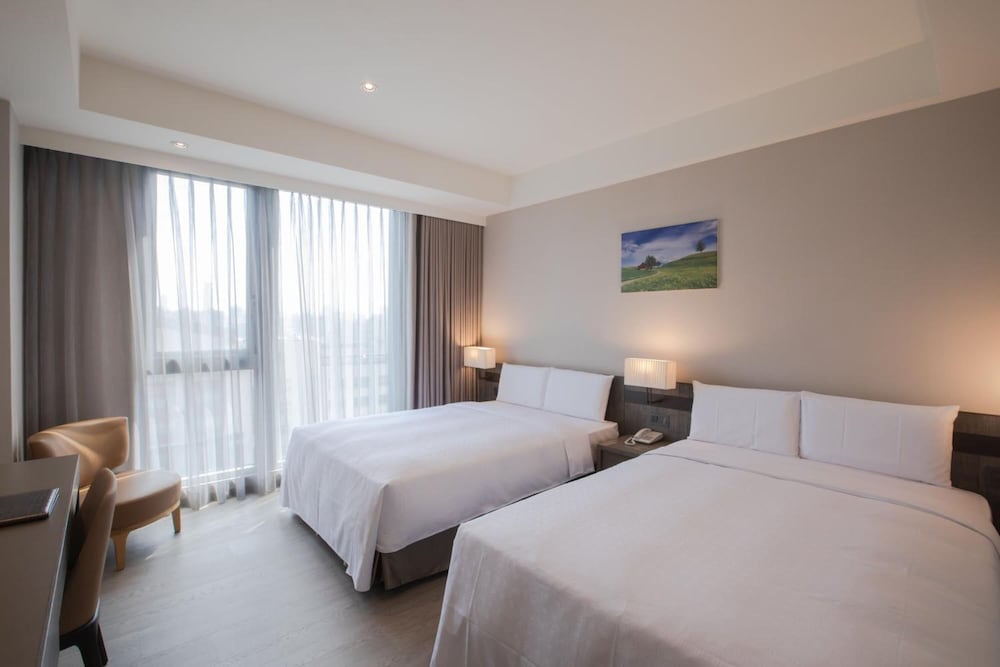 Jin Shi Hu Hotel 8/35