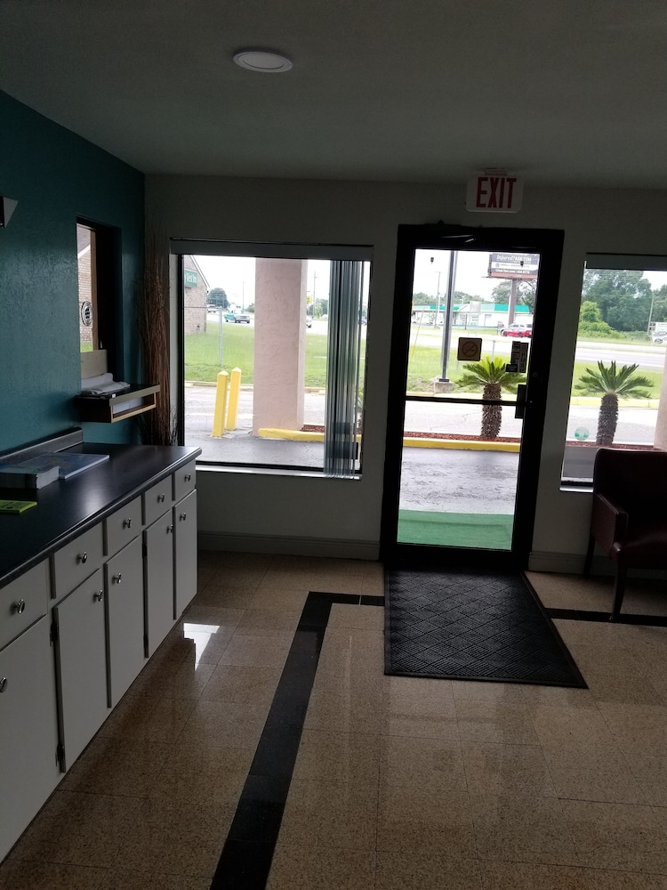 Executive Inn 32/40