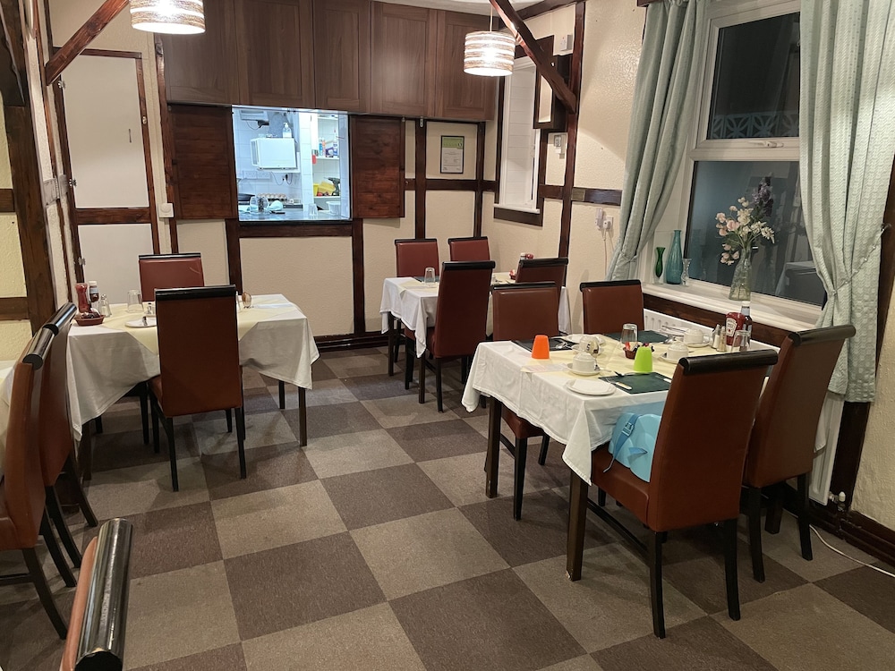 Ivydene Hotel 42/50