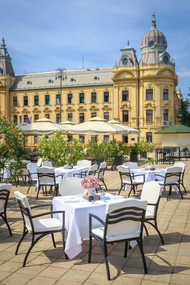 Esplanade Zagreb Hotel 71/83