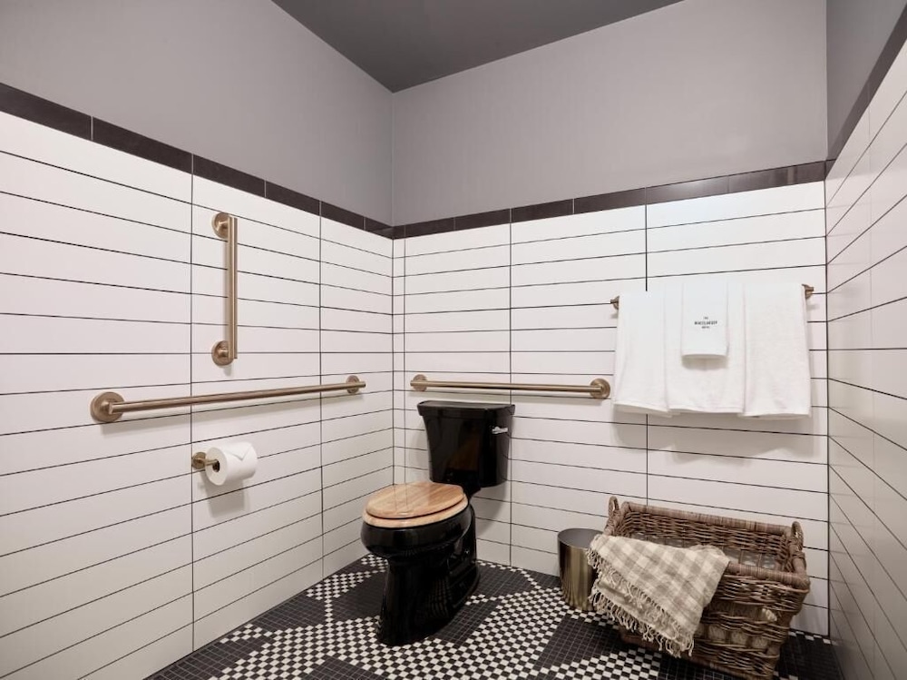 The Chicago Hotel Collection - Wrigleyville 30/44