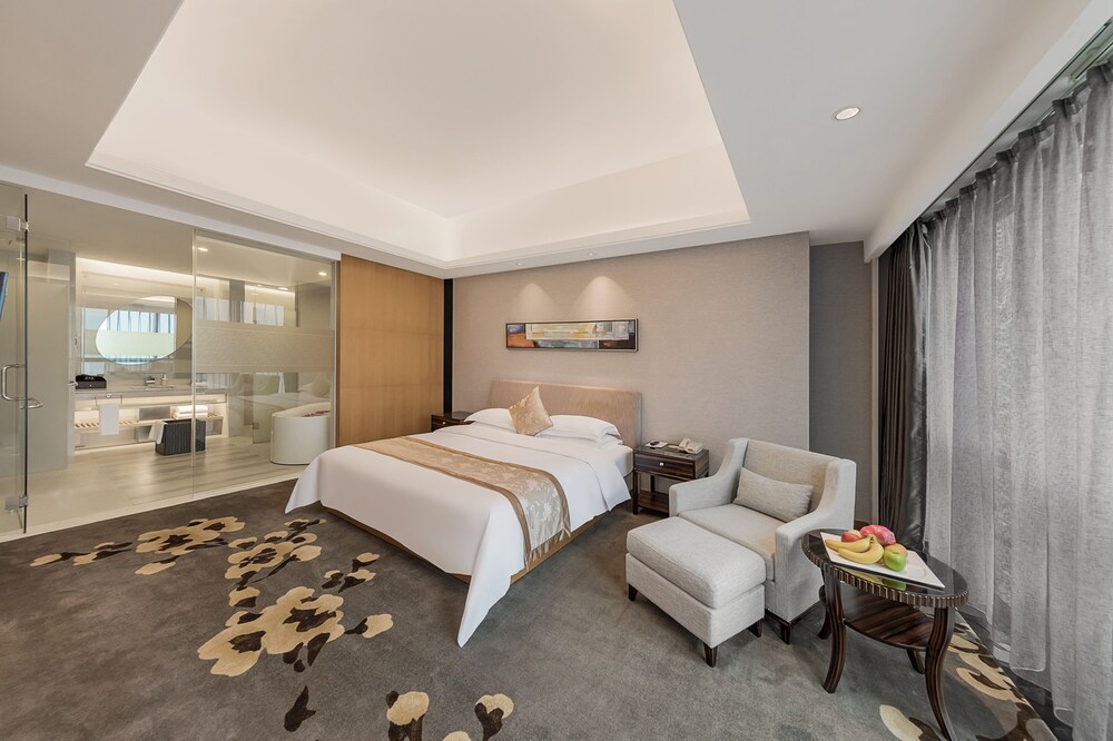 Huaqiang Plaza Hotel 19/42