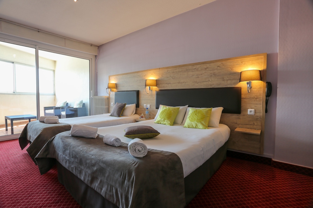 Brit Hotel Bleu Nuit 27/50