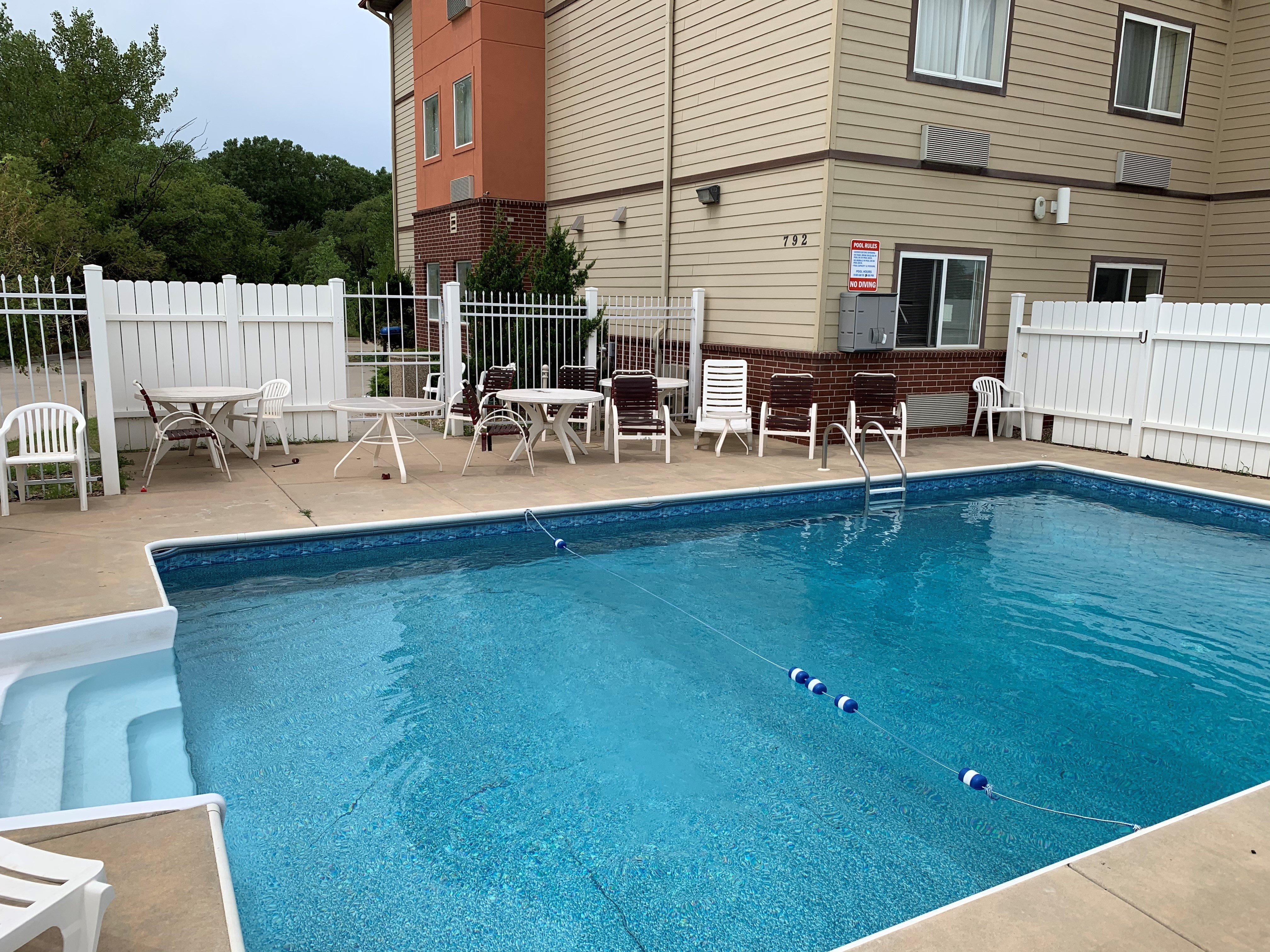 Holiday Inn Express Wichita North - Park City 38/38