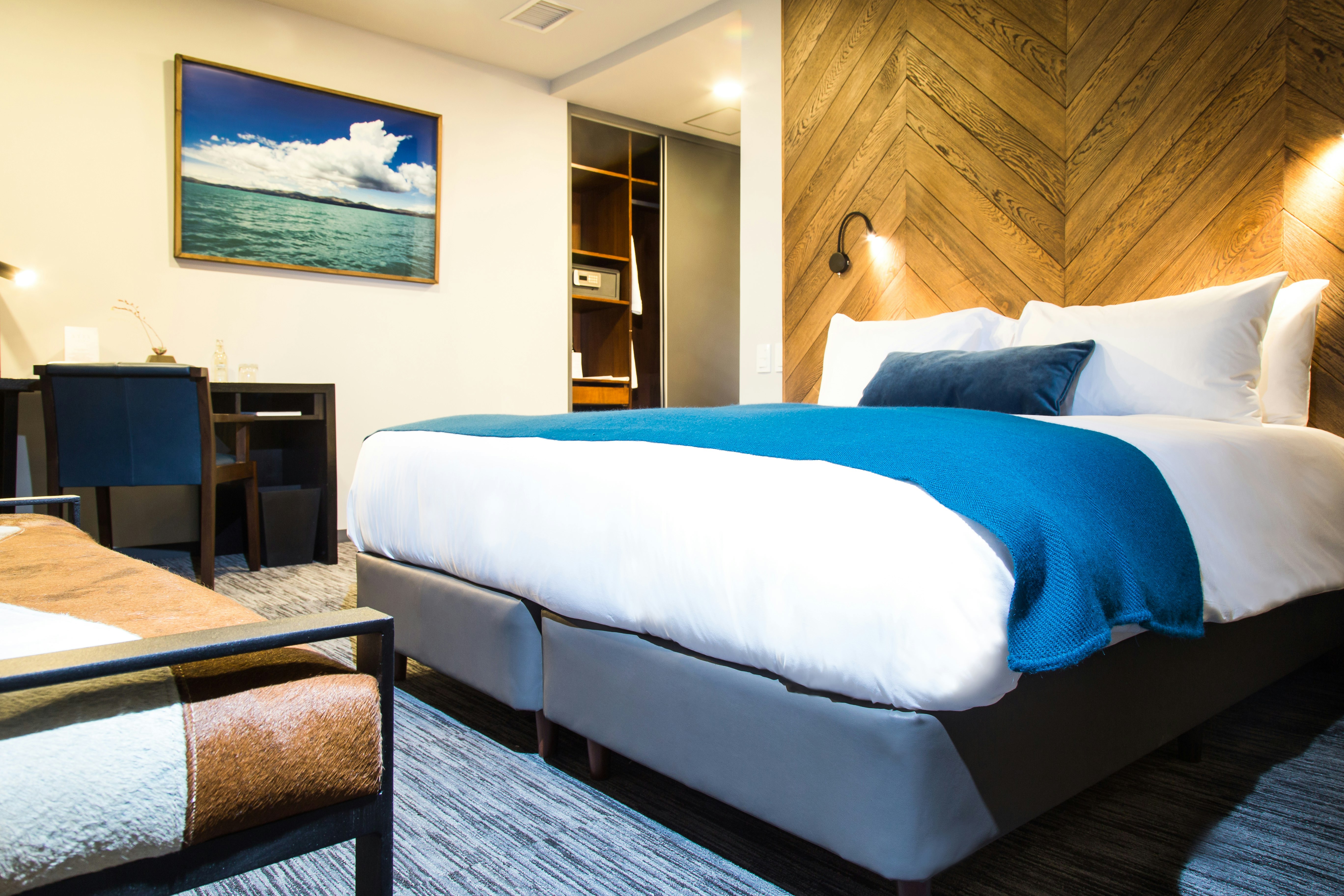 ATIX HOTEL 9/25
