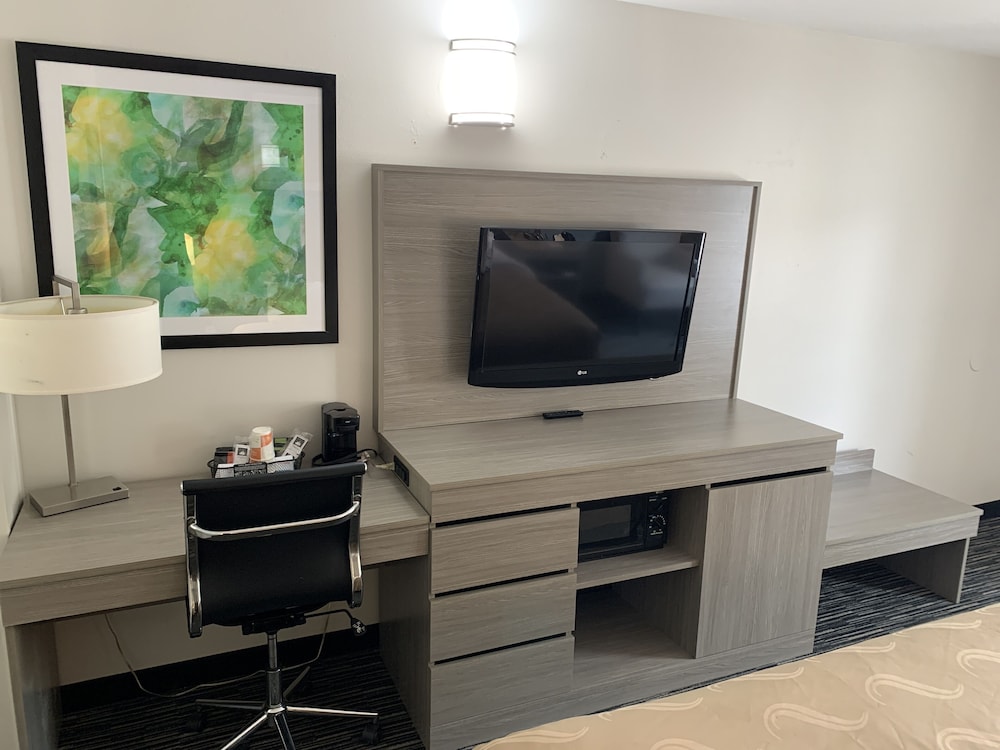 Quality Inn Gallatin-Nashville Metro 30/33