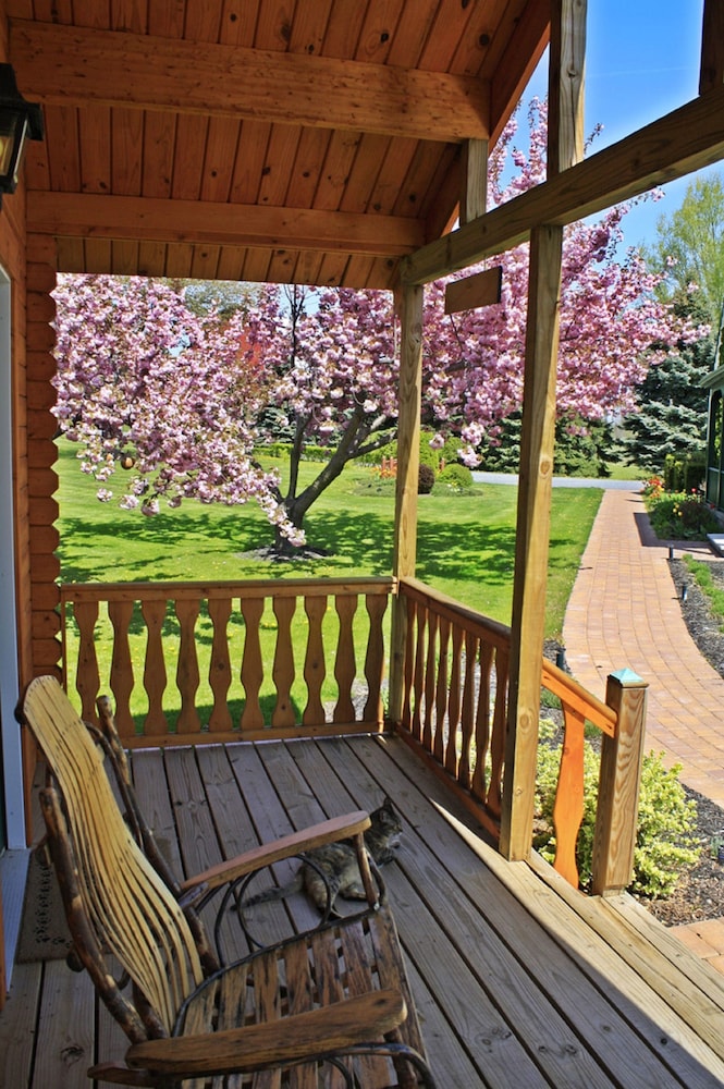 Los Gatos Bed & Breakfast 20/50