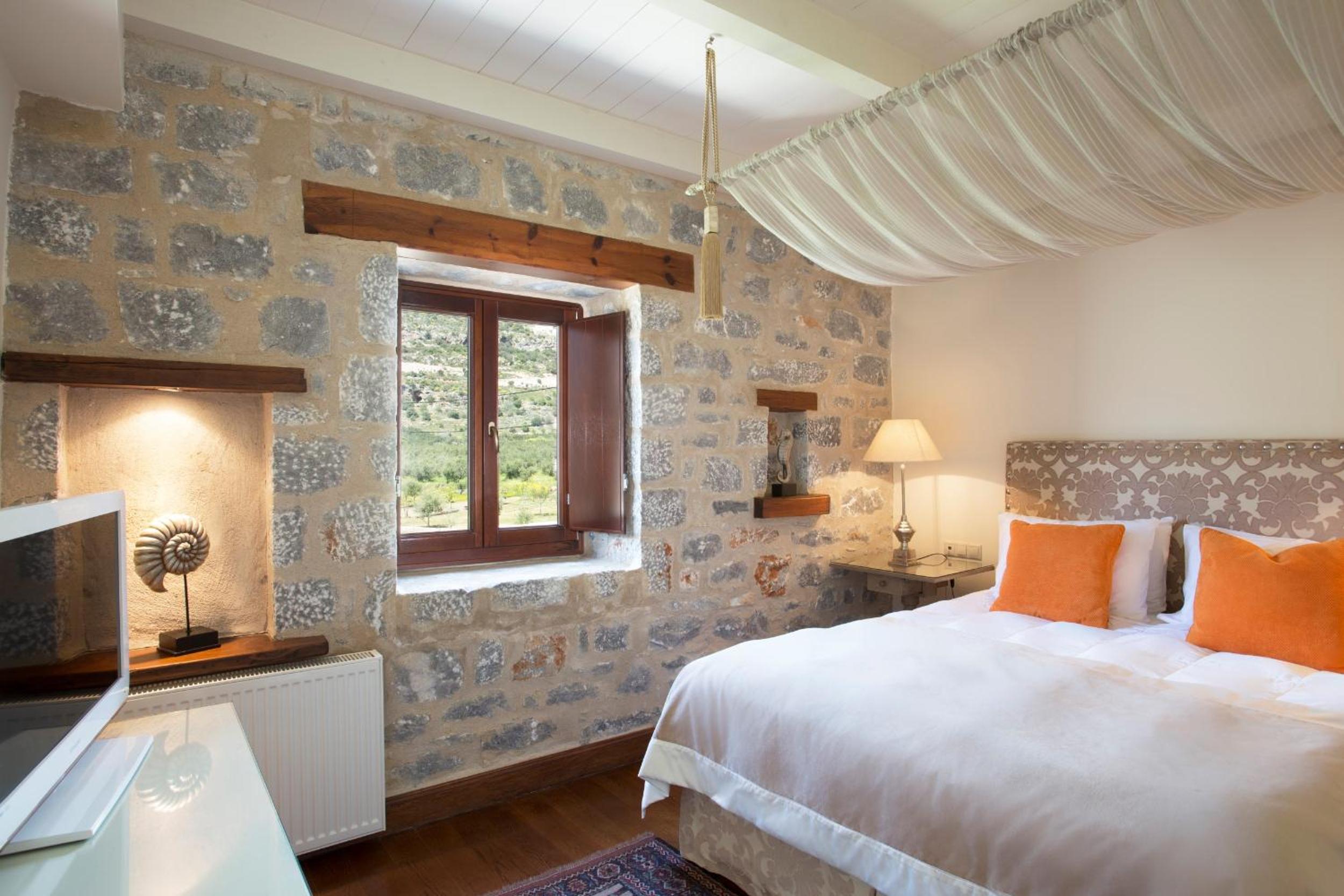 Executive, Suite, Side Sea View