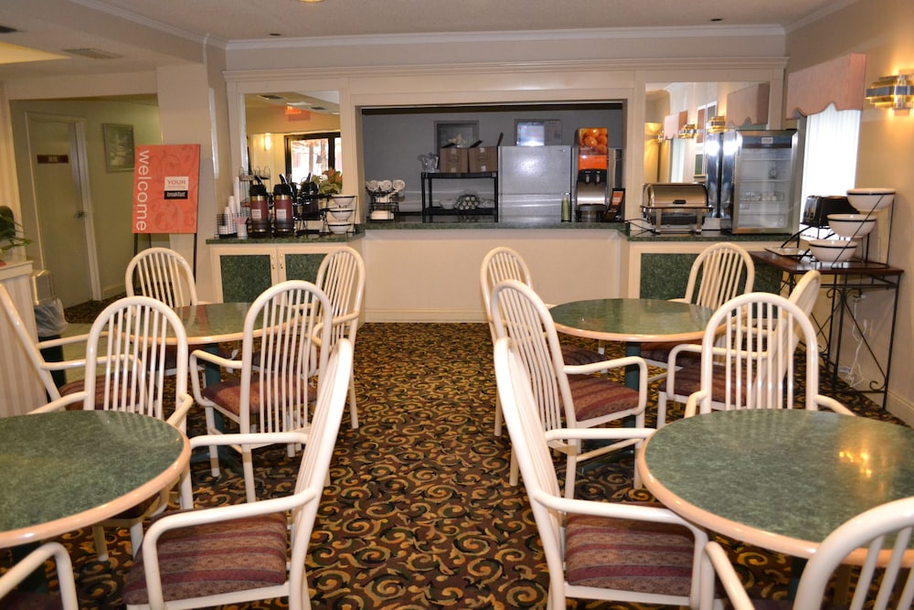 Fairview Inn Suites 35/49