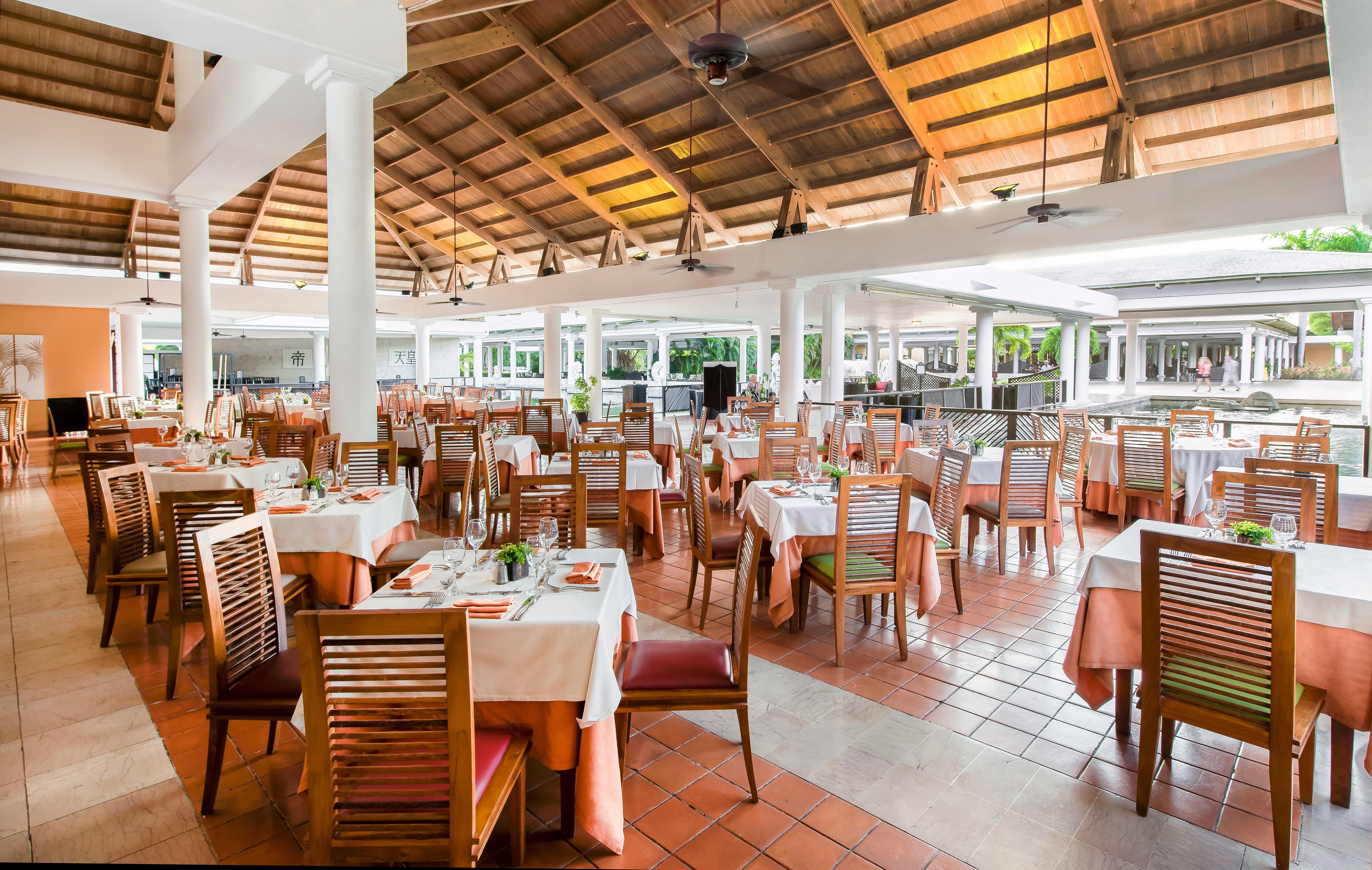 Catalonia Bavaro 28/50
