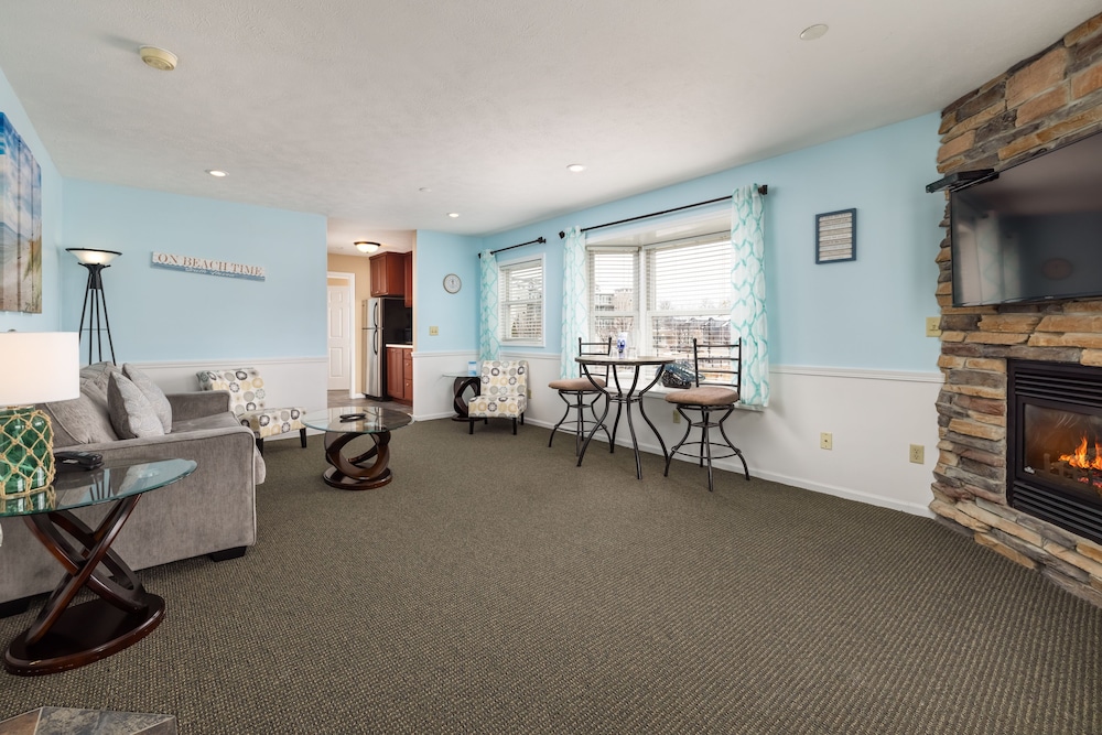Old Harbor Inn 26/50