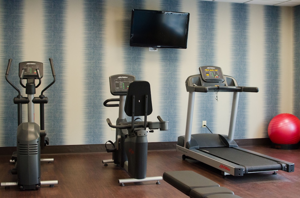 Holiday Inn Express and Suites Norwood Boston Area 27/40
