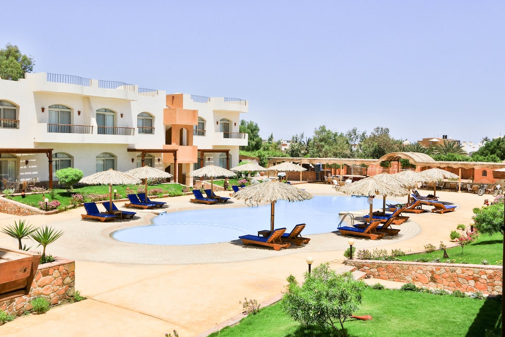 Sheikh Ali Dahab Resort 15/30